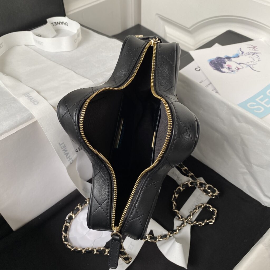 CHANEL 2024 Cruise CHANEL ☆STAR HANDBAG ☆AS4579 - 画像 (8)