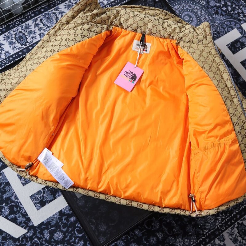 【超人気】特価開催 The North Face モノグラム ダウンジャケット - 画像 (9)