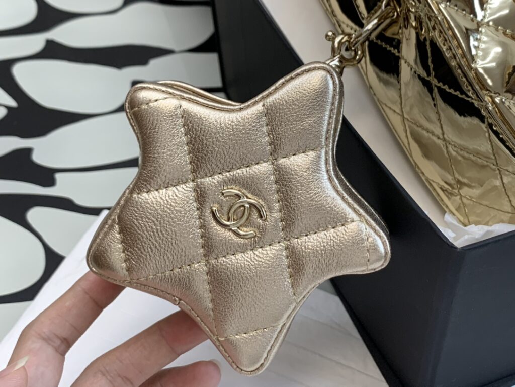Chanel AS4646 24C CF BAG - 画像 (15)