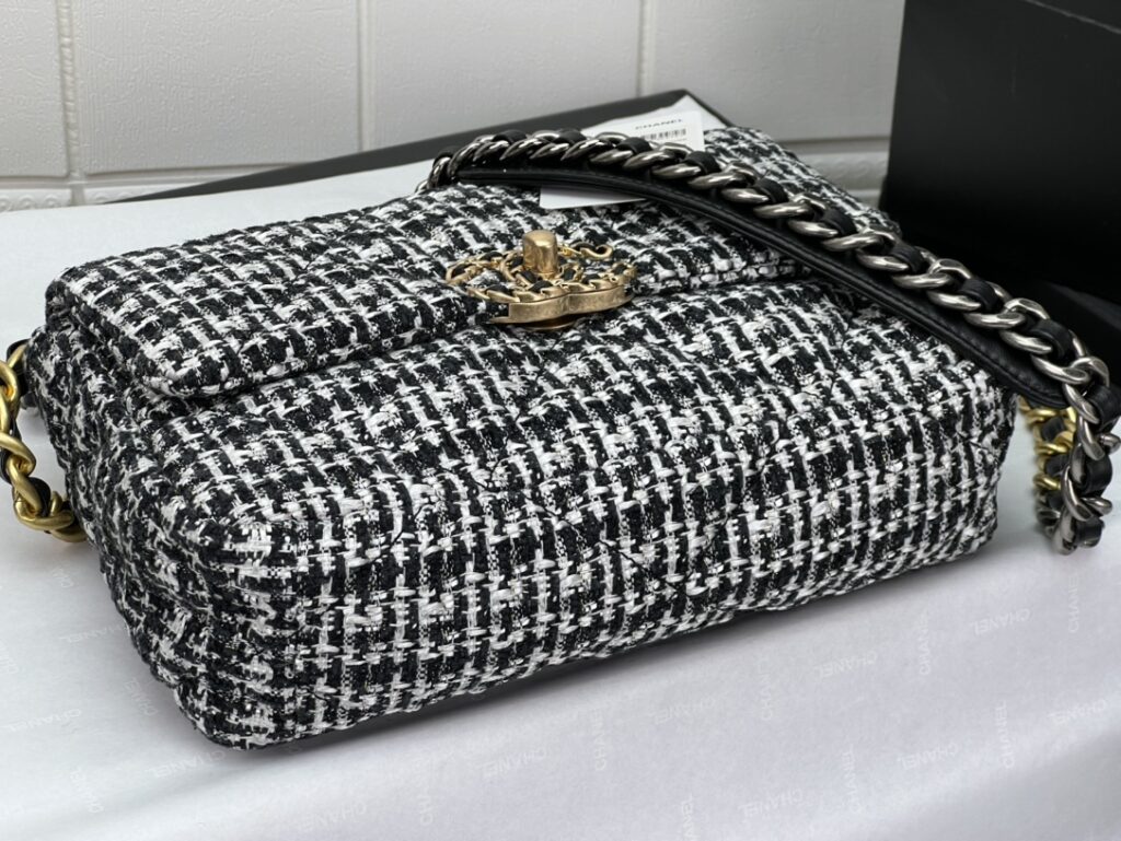 CHANEL 19 HANDBAG AS1161 - 画像 (7)