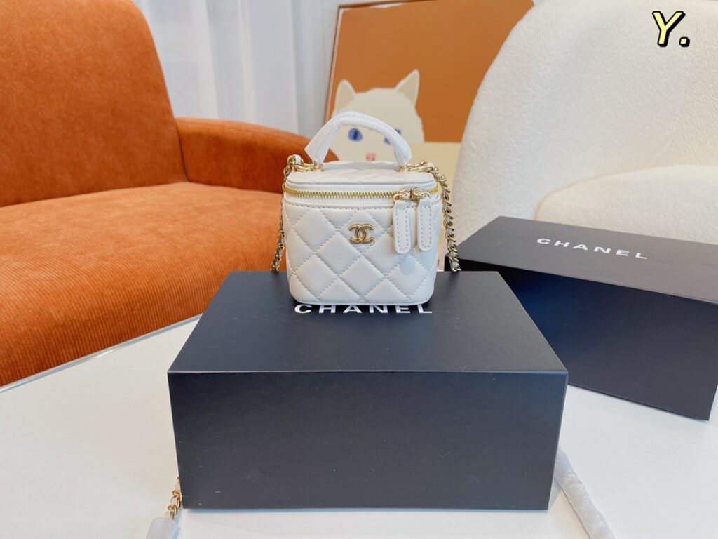 【Chanel 】【シャネル】ショルダーバッグ & クロスボディバッグ 10x7x9 cm - 画像 (11)