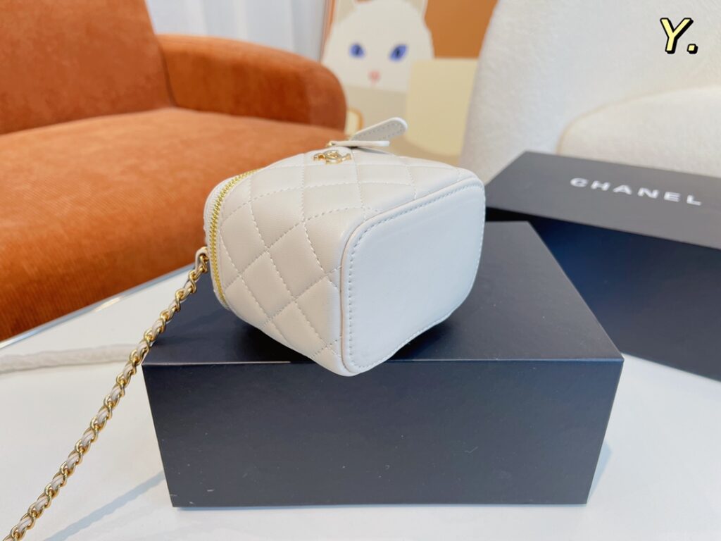 【Chanel 】【シャネル】ショルダーバッグ & クロスボディバッグ 10x7x9 cm - 画像 (7)