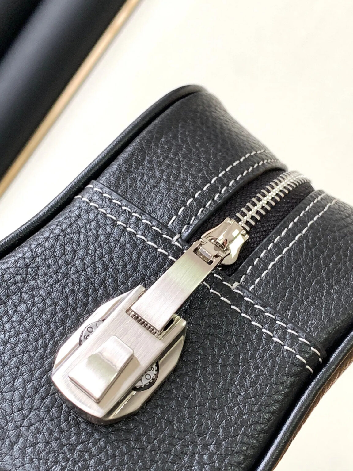 【HERMES 公式旗艦店】エルメス クラッチバッグ 当日出荷 好評に付き再入荷！27*15*10CM - 画像 (9)
