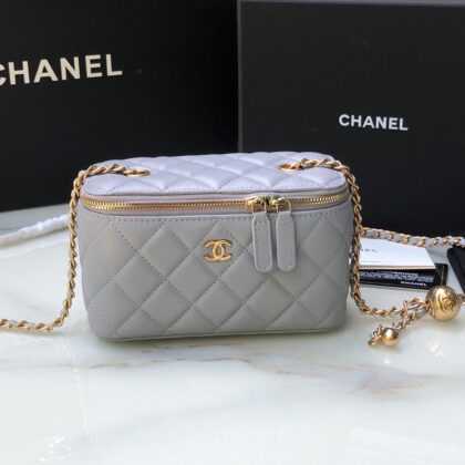Chanel Classic Vanity 22C Bag with Chain AP2303