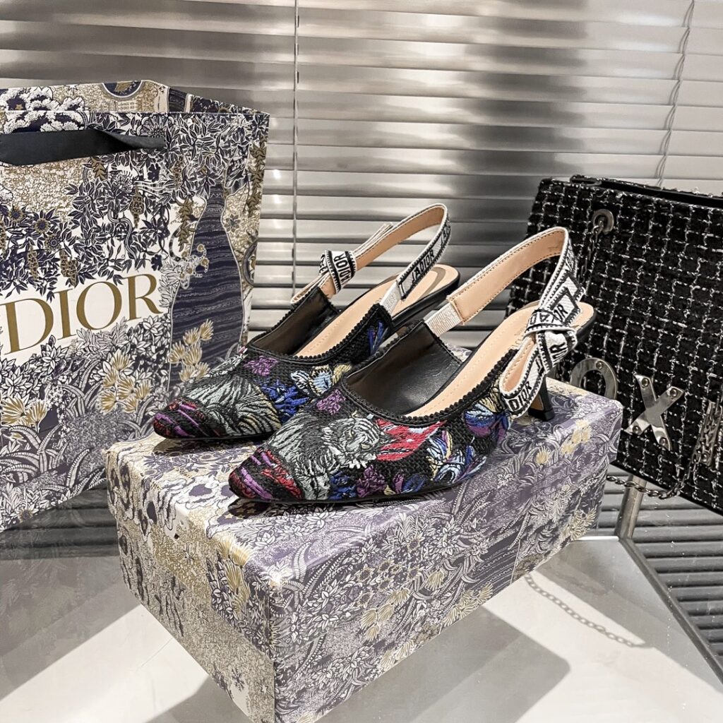 DIOR 新作刺繍ハイヒール 09zm 95759 - 画像 (5)