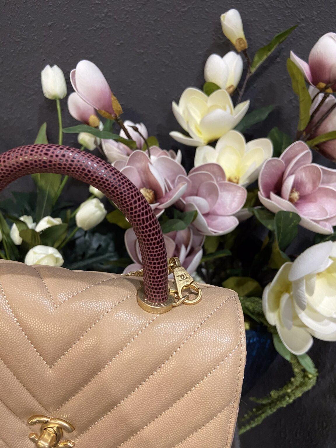 Chanel Cowhide handbag A92990 - 画像 (5)