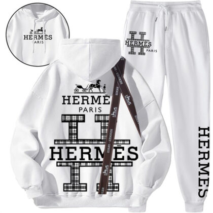 【HERMES】デザインがおしゃれですパーカーのスーツです