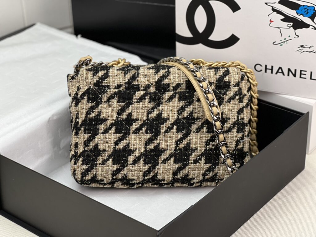 CHANEL 19 LARGE HANDBAG AS1161 - 画像 (2)