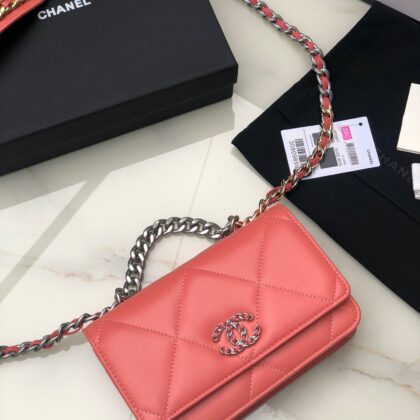 CHANEL 19 WALLET ON CHAIN 0957