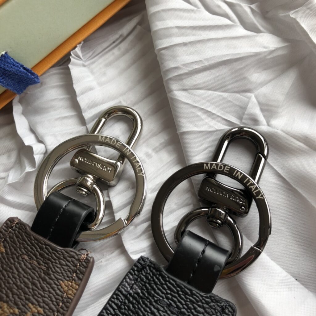 【Louis Vuitton 】（ルイヴィトン）ポルトクレ・クロッシュ クレ キーホルダー - 画像 (4)