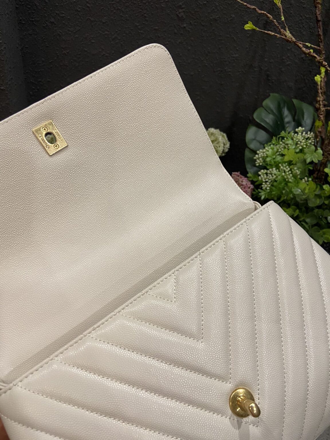 Chanel Cowhide handbag Large 92991 - 画像 (5)