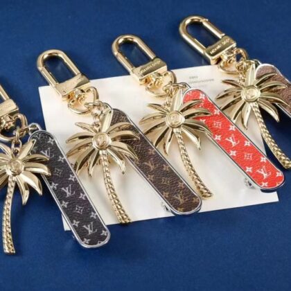 LV Louis Vuitton バッグペンダント キーホルダー 46 zm