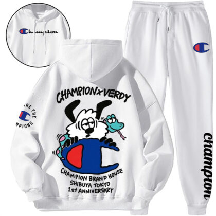 【 CHAMPION 】連名のかわいい子犬ですパーカーのスーツです