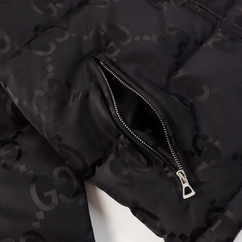 GUCCI GG パターン フロントボタン ダウンジャケット ブラック - 画像 (5)
