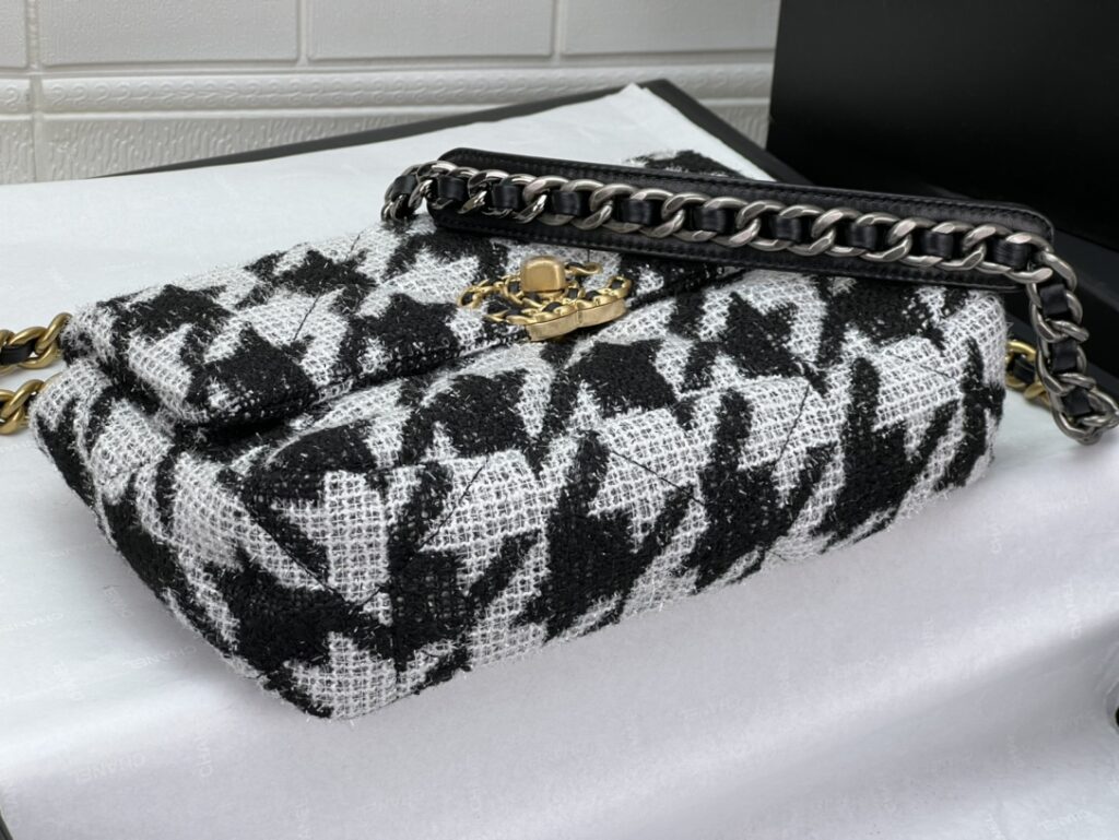 CHANEL 19 HANDBAG AS1161 - 画像 (6)