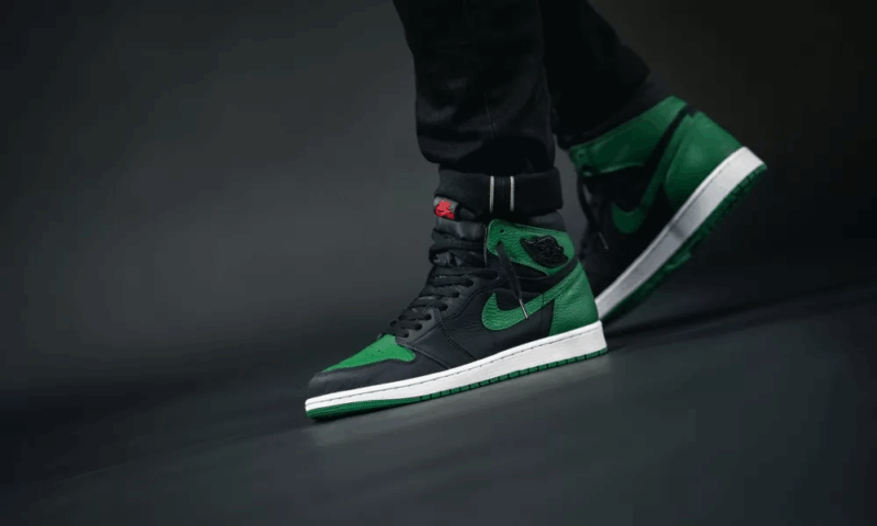 NIKE ナイキ AIR JORDAN 1 RETRO HIGH OG 'PINE GREEN 2.0' エア ジョーダン ワン レトロ ハイ オージー "パイングリーン2" メンズ スニーカー BLACK/PINE GREEN-WHITE-GYM RED ブラック/パイングリーン-ホワイト-ジムレッド 【限定モデル】 - 画像 (3)