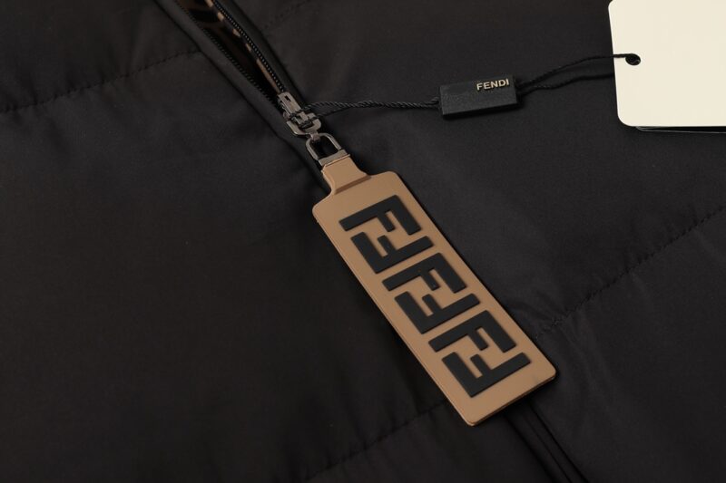 FENDI（フェンディ） ダウンジャケット - 画像 (9)