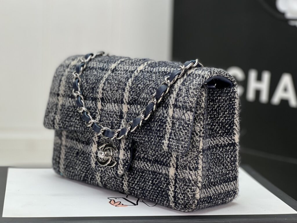 Chanel MINI CLASSIC FLAP BAG 1116 - 画像 (2)
