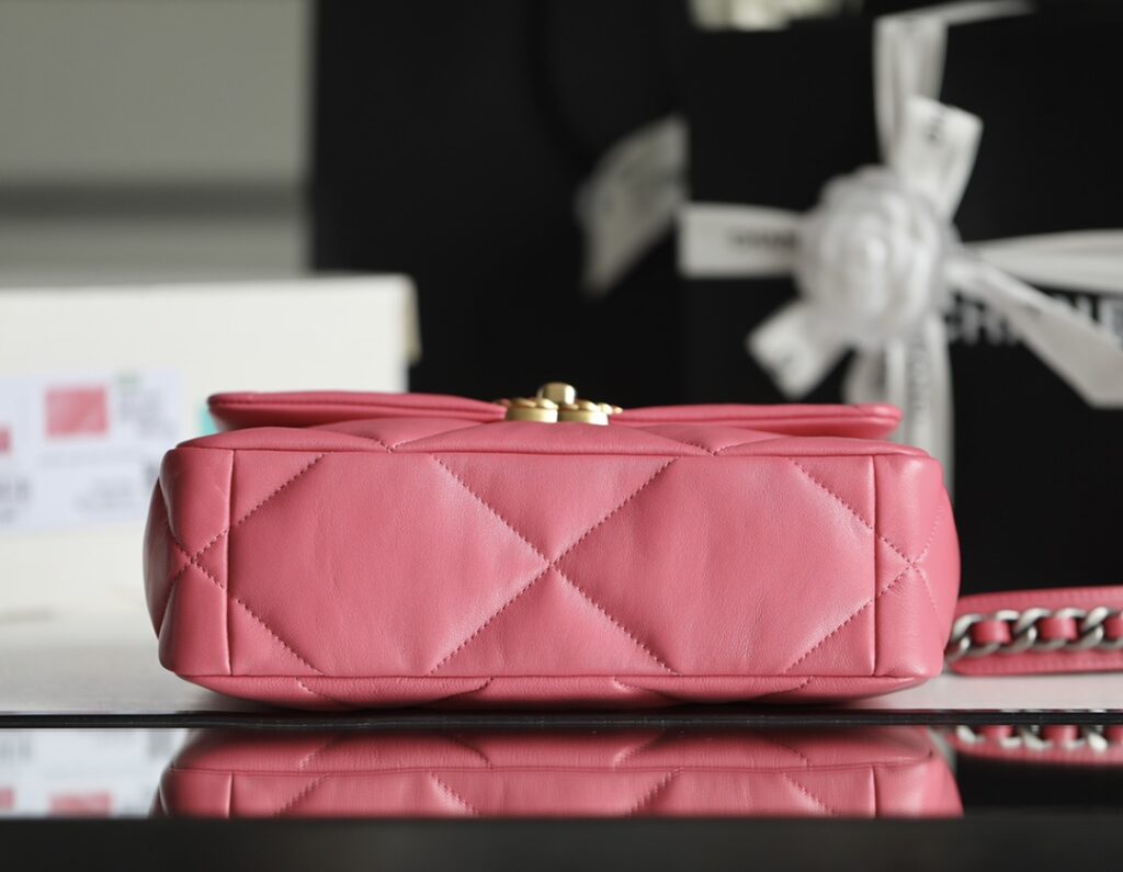 Chanel 19 AS1160 - 画像 (7)