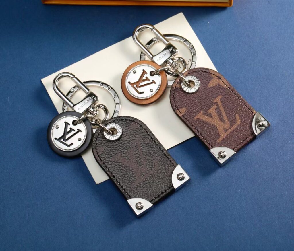 LV Louis Vuitton バッグペンダント キーホルダー 83 zm