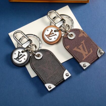 LV Louis Vuitton バッグペンダント キーホルダー 83 zm