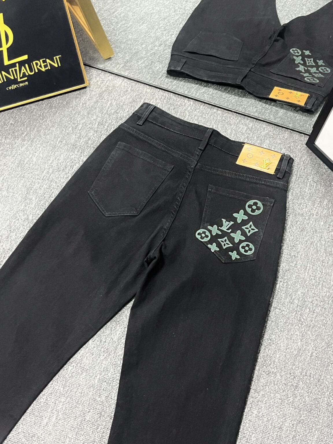 LV Louis Vuitton刺繡入りのトレンディジーンズ 20 SS102439 - 画像 (3)
