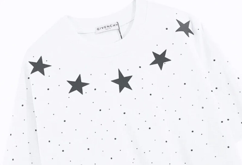 【GIVENCHY 公式旗艦店】ジバンシー Tシャツ ご好評に付き再入荷！ - 画像 (7)