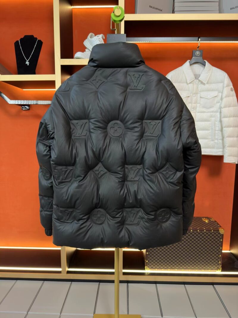 【LOUIS VUITTON】超人気 ダウンジャケット【全国送料無料】【即日出荷】 - 画像 (2)