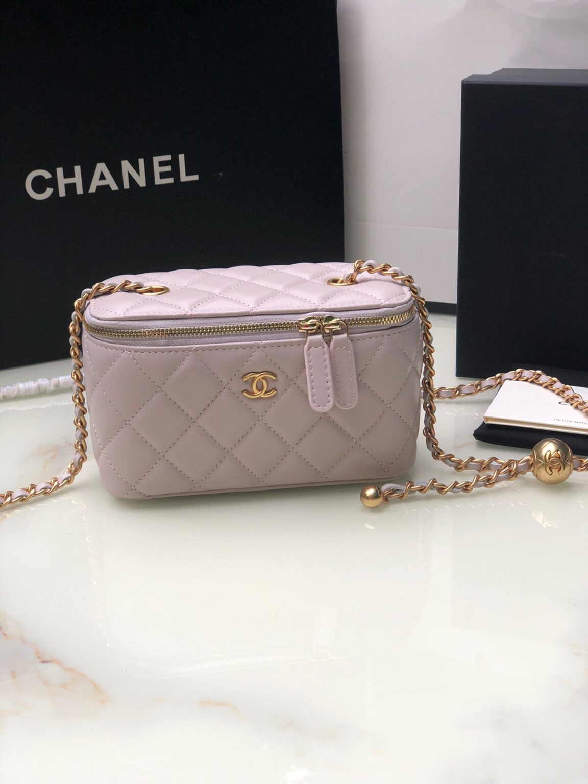 Chanel Classic Vanity 22C Bag with Chain AP2303 - 画像 (19)