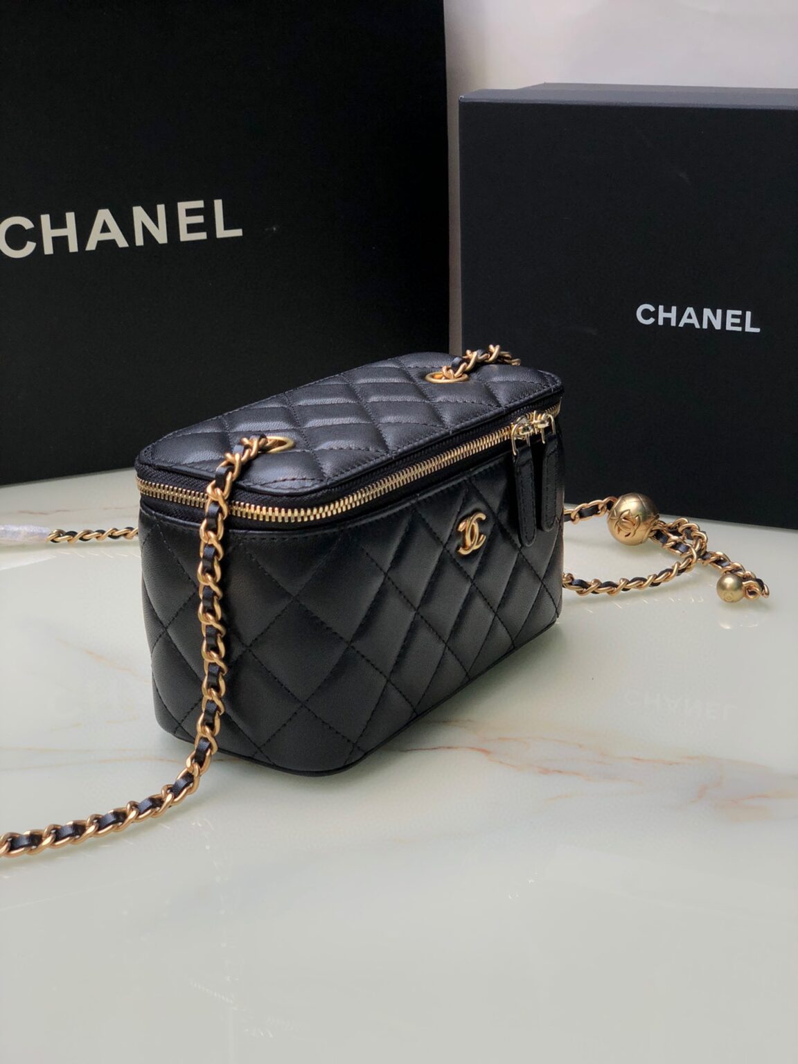 Chanel Classic Vanity 22C Bag with Chain AP2303 - 画像 (10)