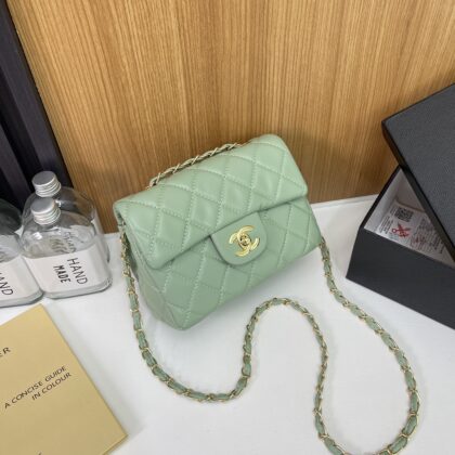 CHANEL スタイリッシュなバッグ 02 zm