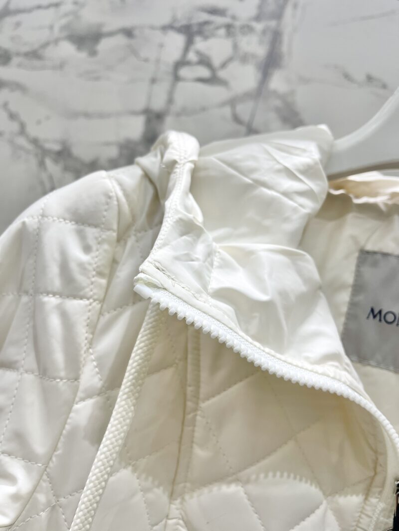 MONCLER ダウンジャケット SS96783 - 画像 (2)