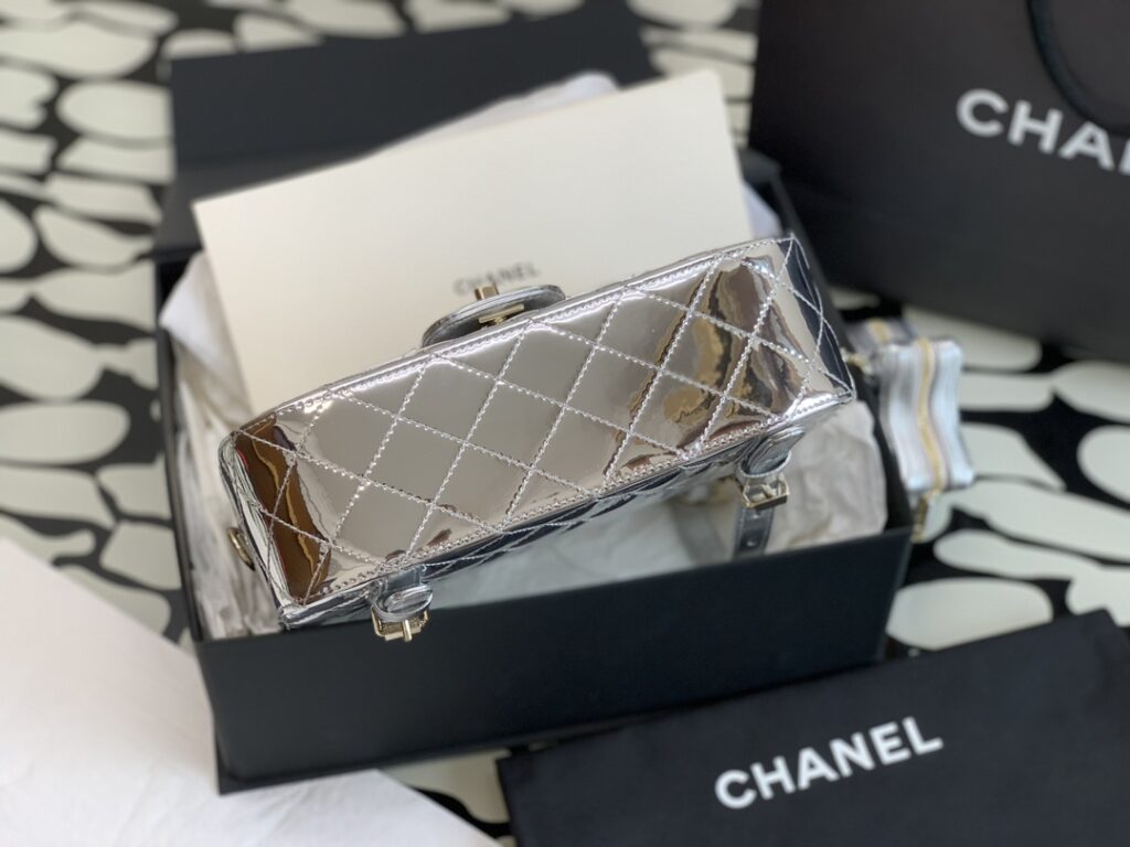 Chanel AS4646 24C CF BAG - 画像 (18)