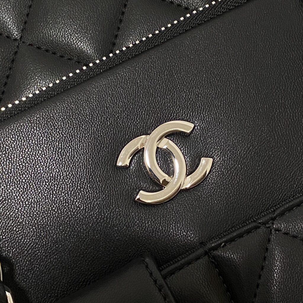 Chanel Calfskin Quilted Ultra Pocket Shopping Tote Navy AS3928 - 画像 (9)