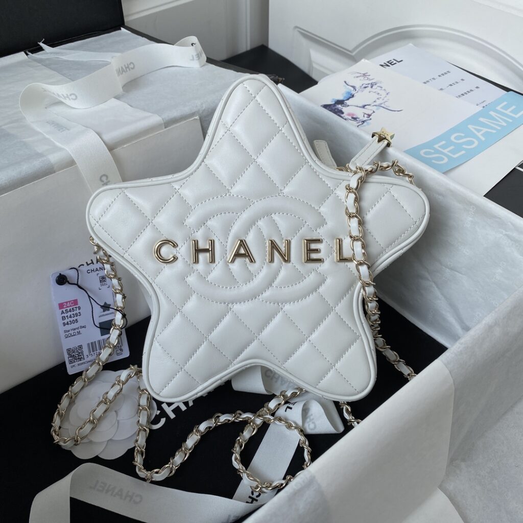 CHANEL 2024 Cruise CHANEL ☆STAR HANDBAG ☆AS4579 - 画像 (10)
