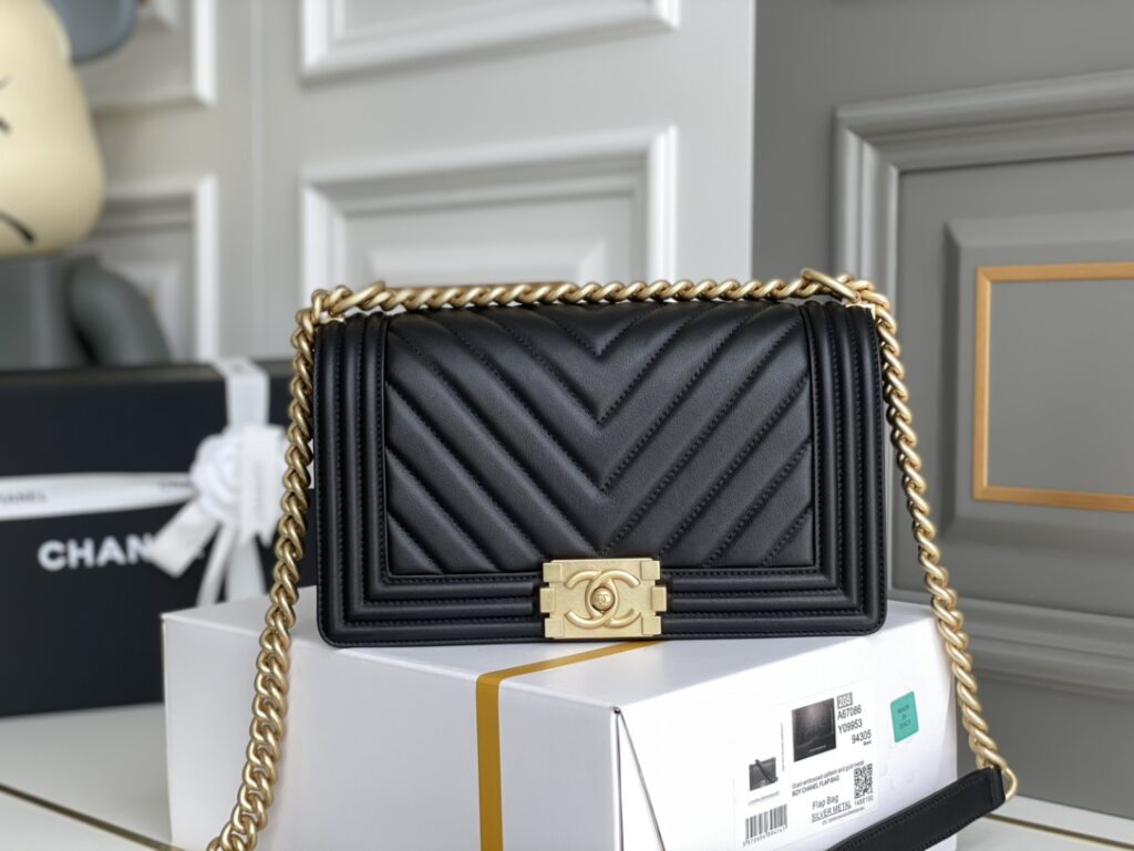 BOY CHANEL SHOULDER BAG - 画像 (7)