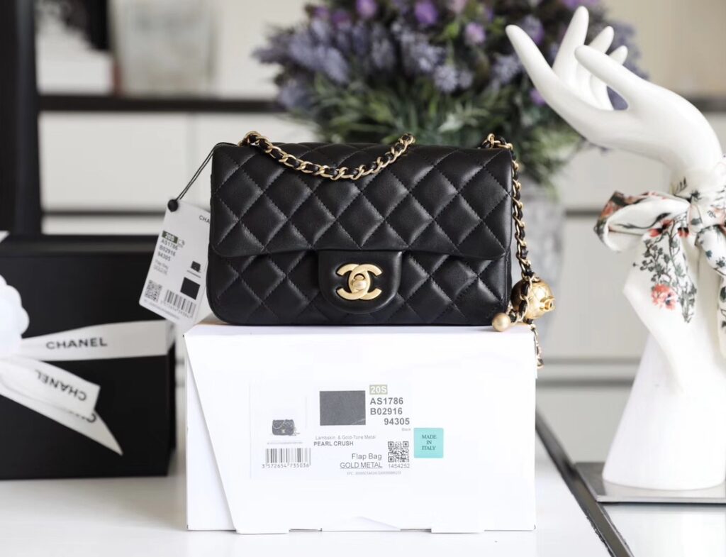 Chanel classic flap mini with golden ball - 画像 (2)