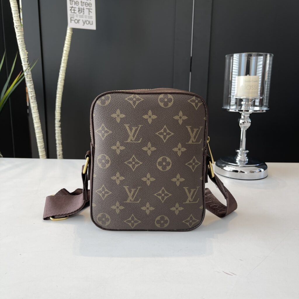 LV LOUIS VUITTON本革バッグ89 SS103300 - 画像 (2)