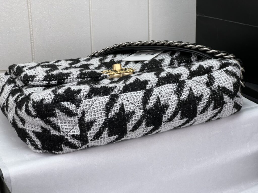 CHANEL 19 LARGE HANDBAG AS1161 - 画像 (6)