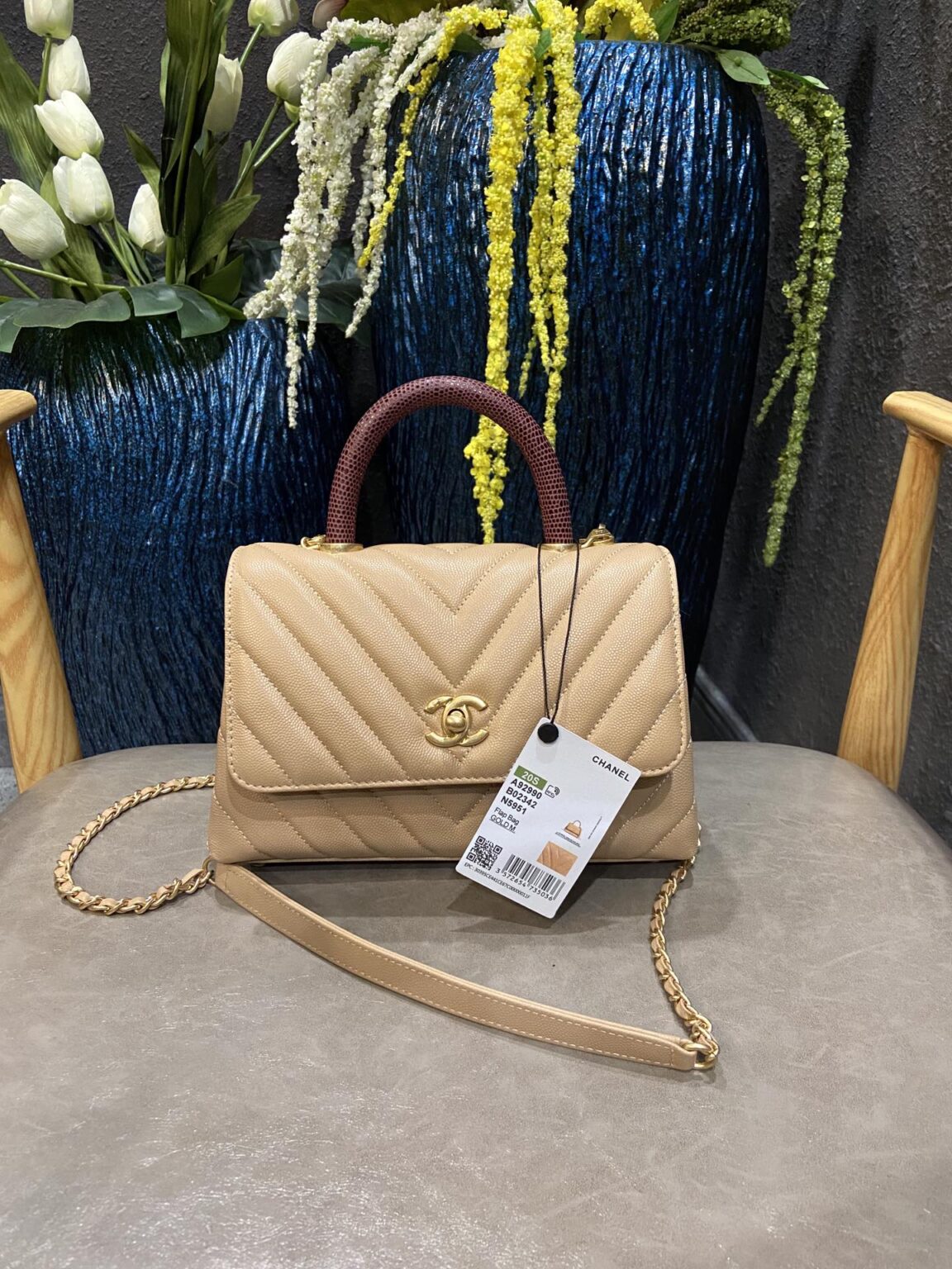 Chanel Cowhide handbag A92990 - 画像 (10)