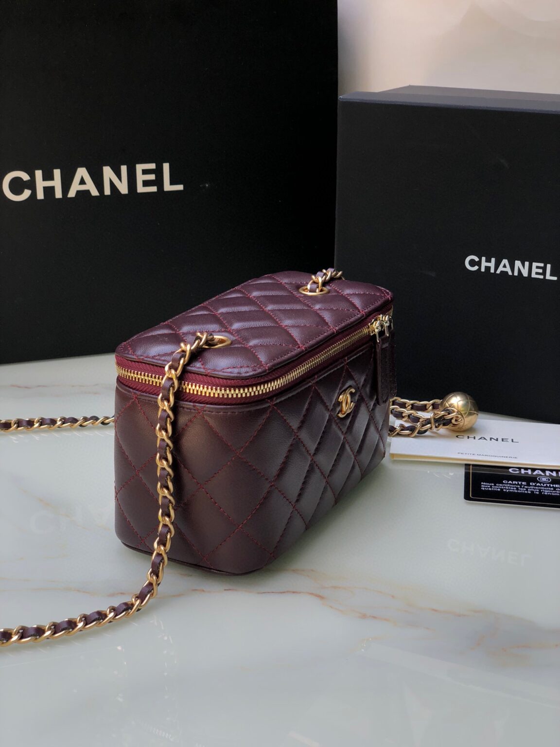 Chanel Classic Vanity 22C Bag with Chain AP2303 - 画像 (2)