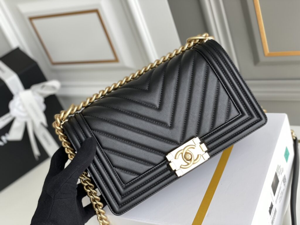 BOY CHANEL SHOULDER BAG - 画像 (2)