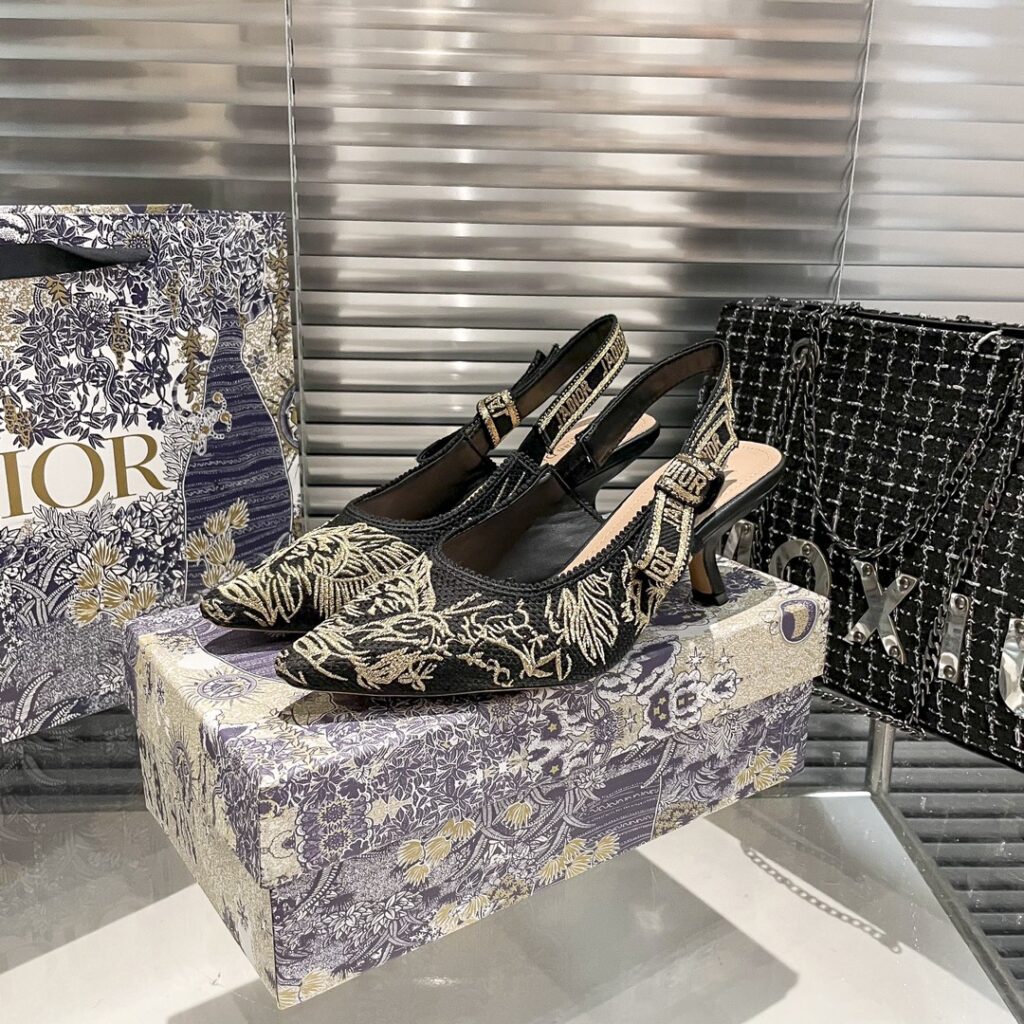 DIOR 新作刺繍ハイヒール 04zm 95759 - 画像 (3)