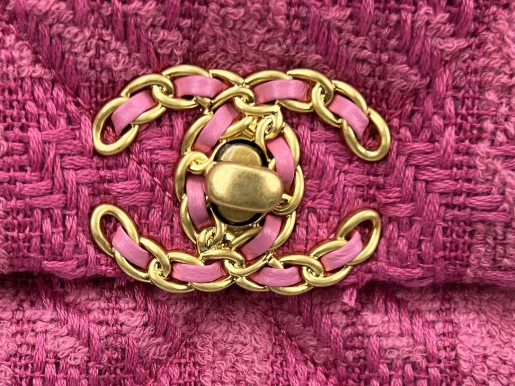 CHANEL 19 LARGE HANDBAG AS1161 - 画像 (9)