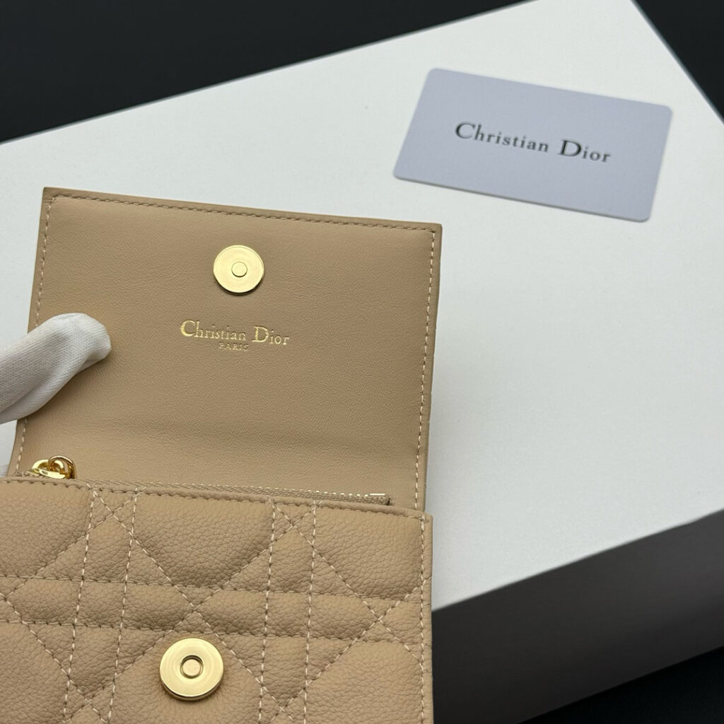 Dior 羊の皮の財布 4 zm 94920 - 画像 (5)