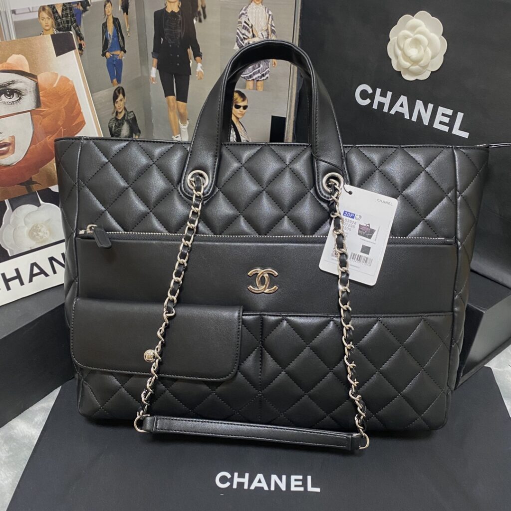 Chanel Calfskin Quilted Ultra Pocket Shopping Tote Navy AS3928 - 画像 (10)