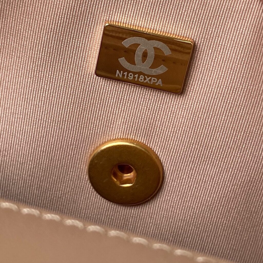 Chanel 23B AS4247 CF BAG - 画像 (8)