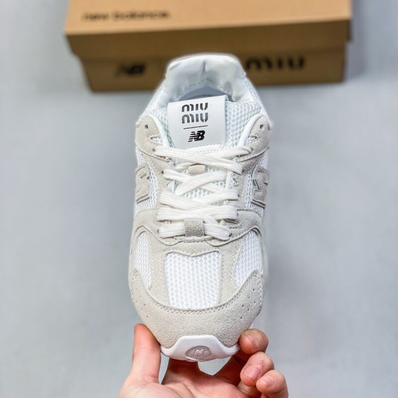 MiuMiu ミュウミュウx NewBalance スニーカー　コラボ - 画像 (2)
