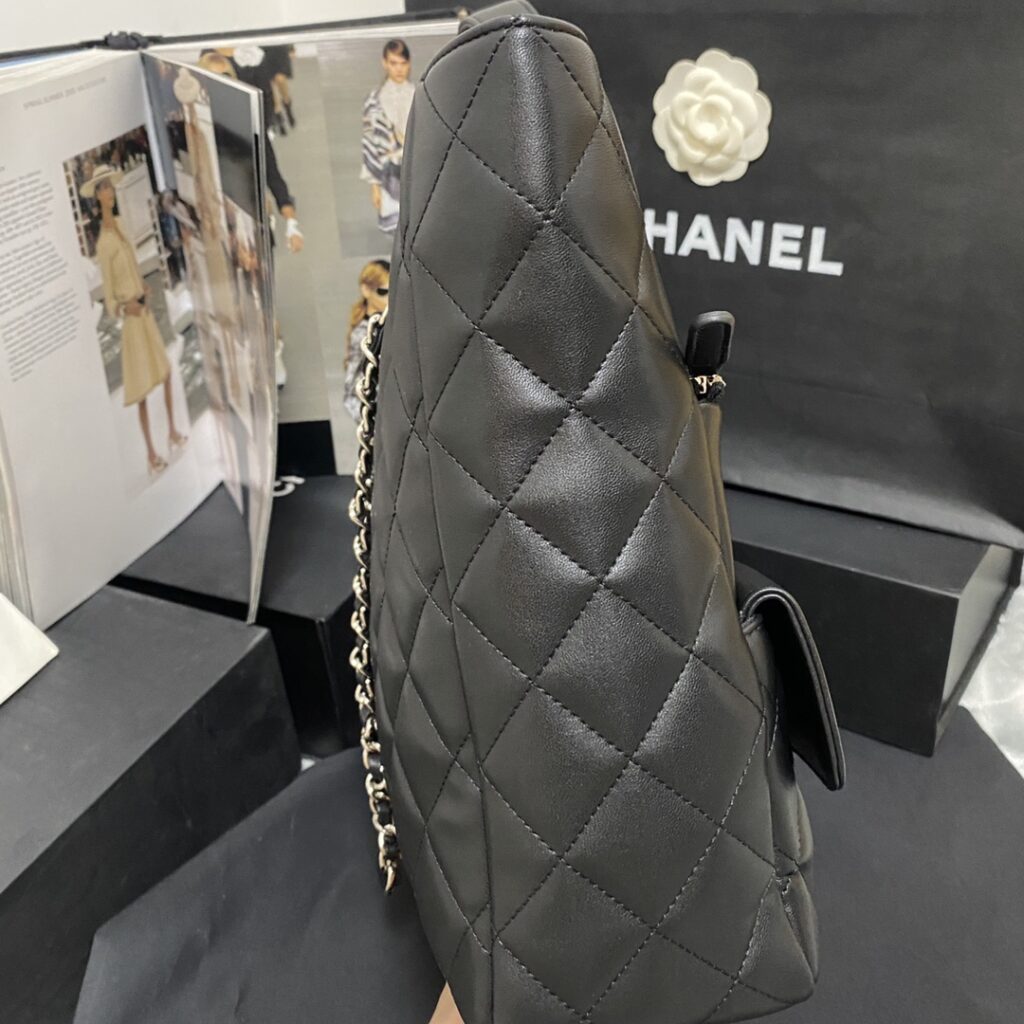 Chanel Calfskin Quilted Ultra Pocket Shopping Tote Navy AS3928 - 画像 (6)