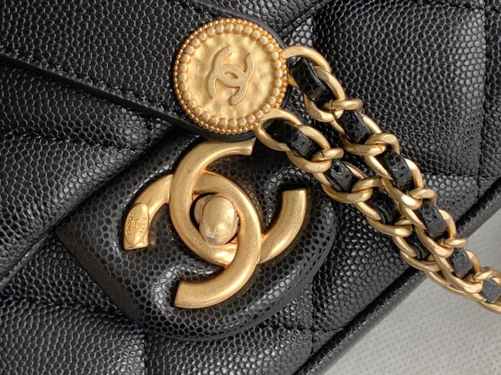Chanel MINI CLASSIC FLAP BAG 3369 - 画像 (9)